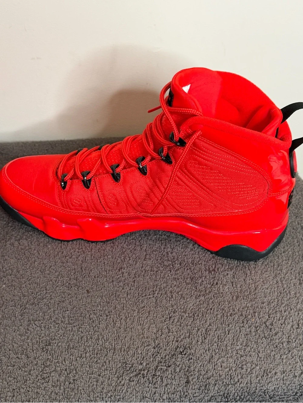 Air Jordan 9 Retro Chile Red Black men’s size 11